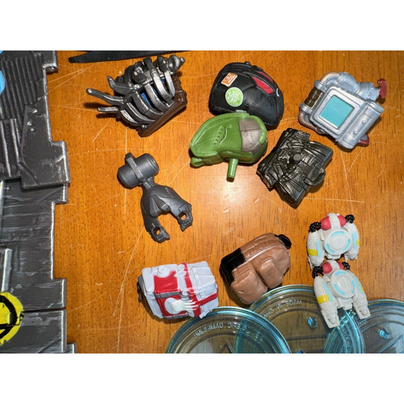 Fortnite Mixed Lot Toys, Figures, Weapons, Building Pieces, Cards SEE PICS - Picture 8 of 13